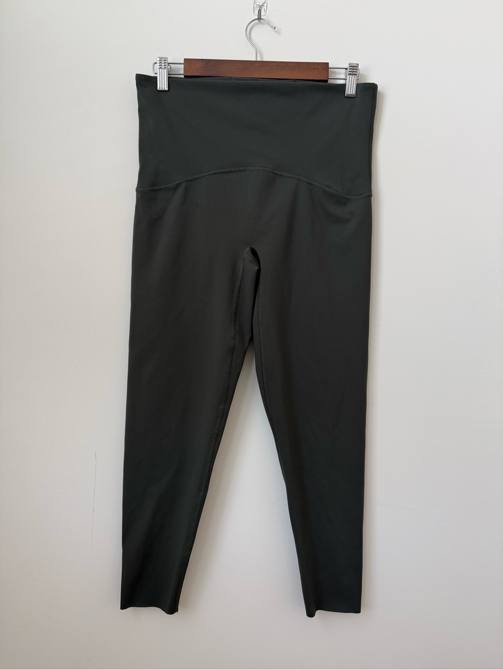 SPANXShape Active Booty Boost 7/8 High Waist Leggings Green Size XL